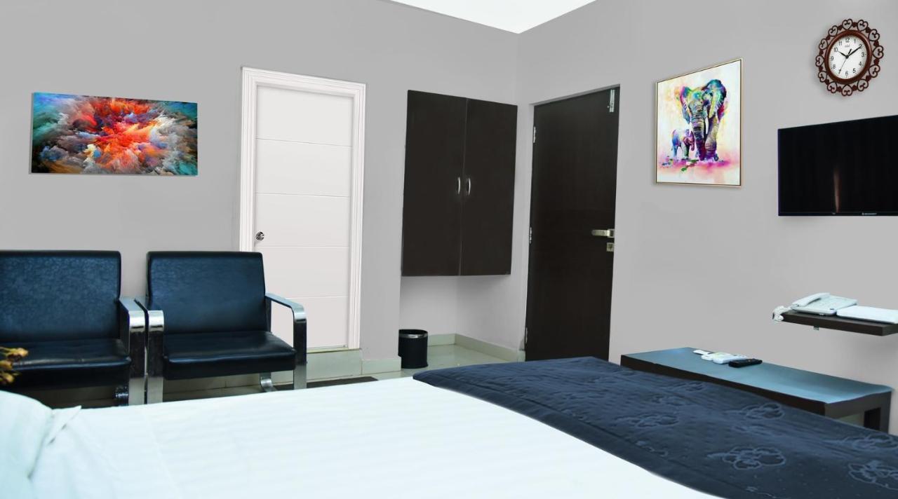 Pph Living Bhimas Hotel Tada Exterior photo